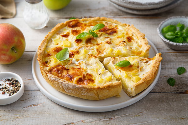 Сырная выпечка - Киш с картофелем, сыром и яблоками