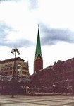 The groundstone for St. Petri Church on Monckebergstrasse was laid in the 12th century and completely rebuild after the Great Fire in 1842. Церковь Святого Якоба больше известна установленным в ней органом XIV века, чем руинами XII веков, на которых она стоит.