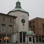 Tempietto di Sant' Antonio e Colonna di Giulio Cesare