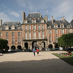 Pavillon de la Reine, Place Des Vosges